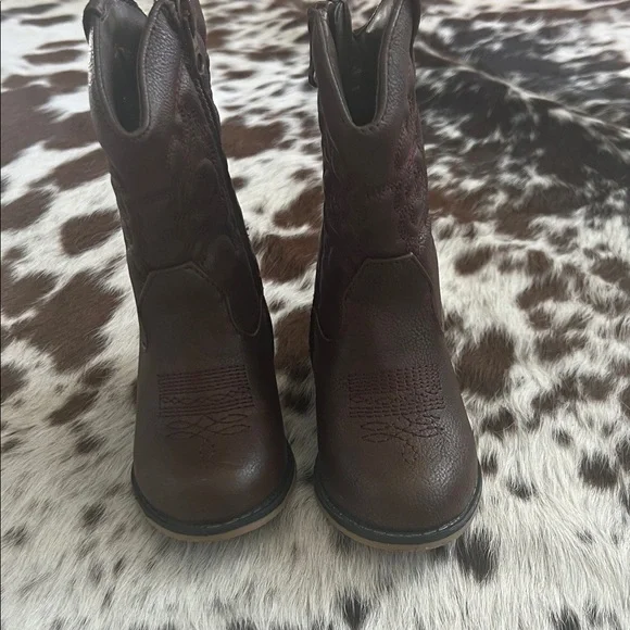 Cat & Jack Brown Toddler Boots - Picture 2 of 4